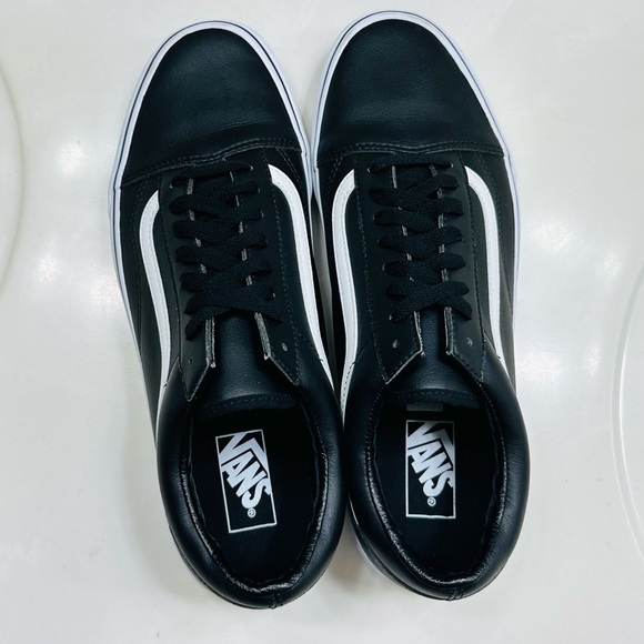 SOLD 😃 VANS Men’s Black & White Leather Sneakers Size 11.5 - Picture 3 of 8